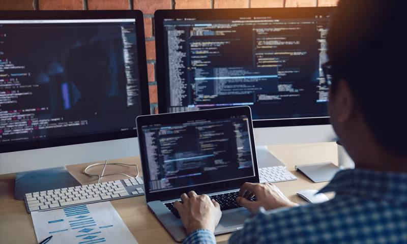 数据科学选型：R与Python如何赋能丹寨县网站建设？